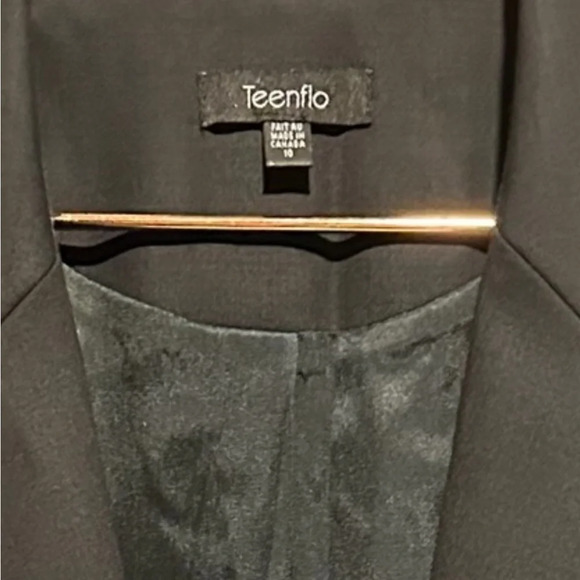 TeenFlo  wool blend vintage classic black blazer size 10 in good condition - Picture 2 of 6